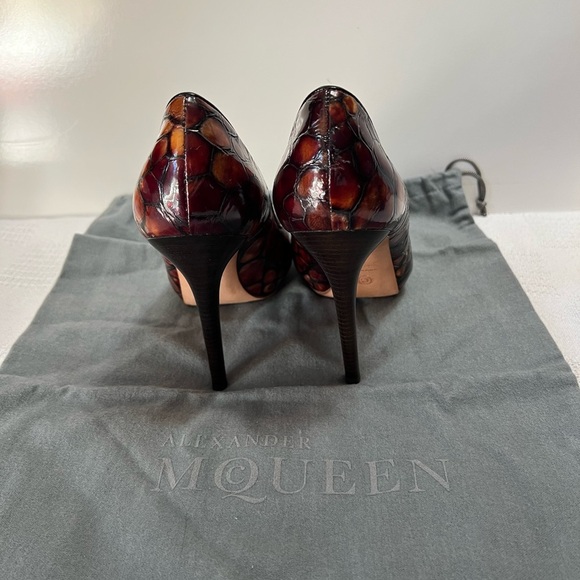 Alexander McQueen - Picture 5 of 15